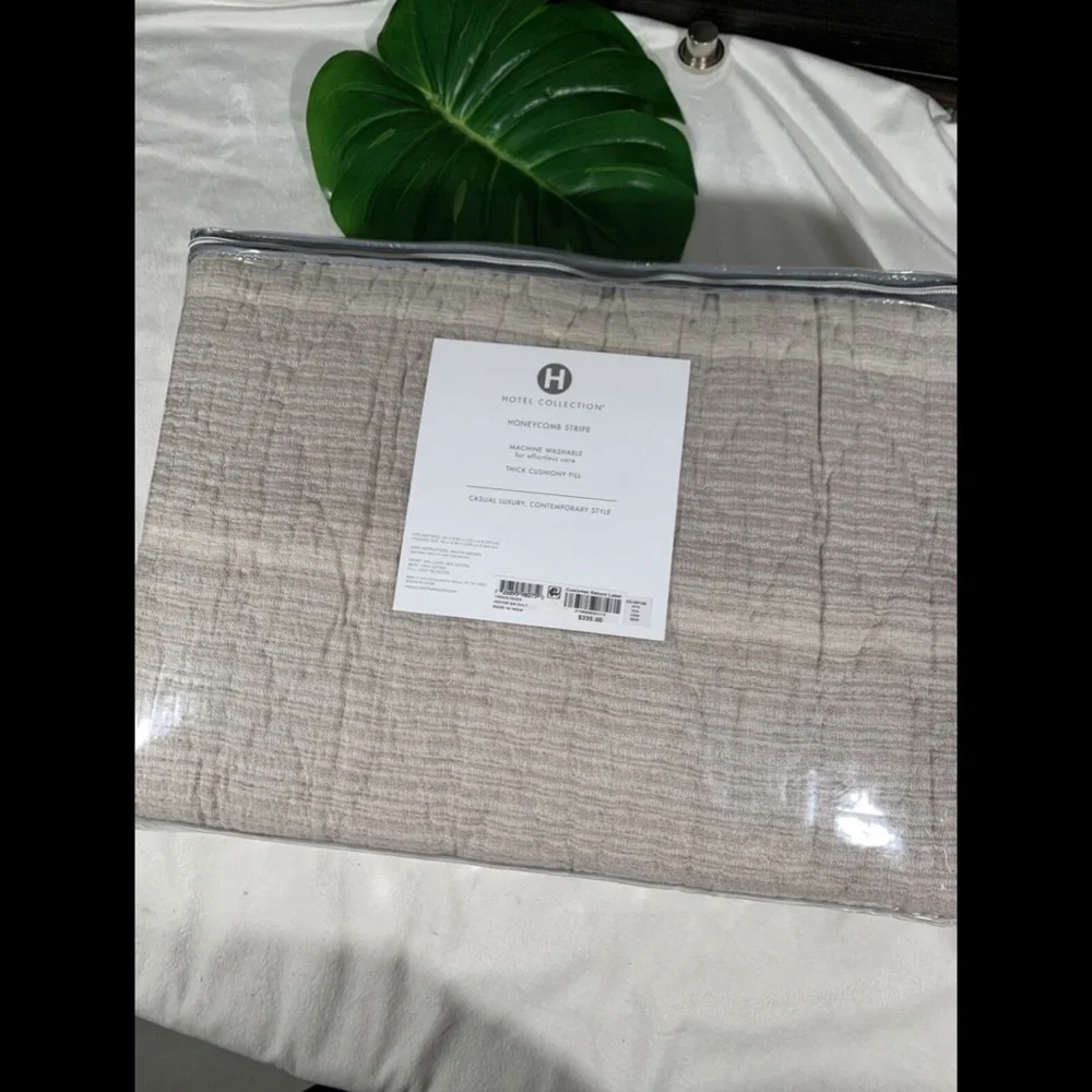 NIB Hotel Collection Honeycomb Full/Queen Coverlet in Linen/Cotton‎